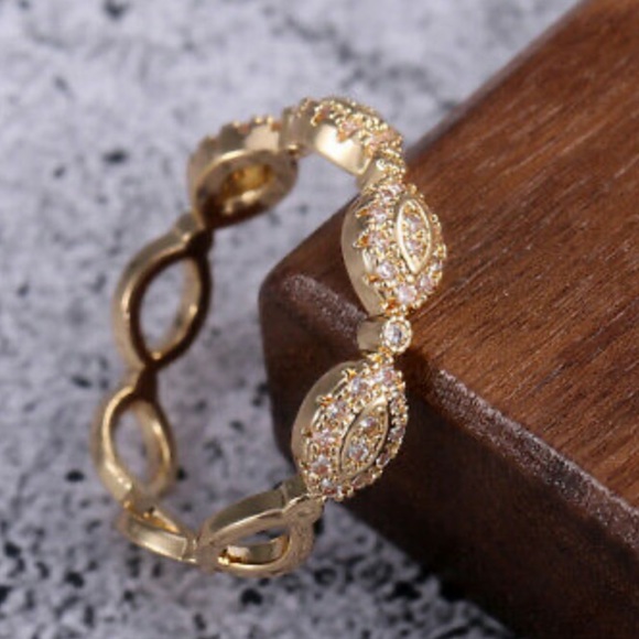 NEW Gold Plated beautiful ring - Picture 3 of 6